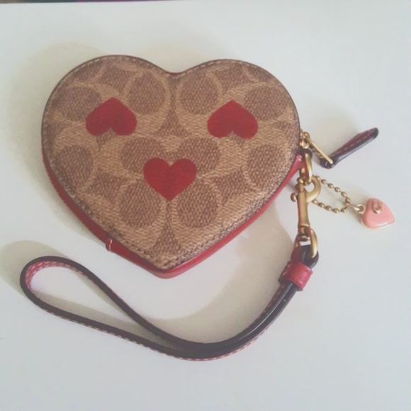 COACH HEART WRISTLET - Picture 6 of 14